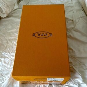 NWT Tod’s gold moccasin driving shoe size 37.5